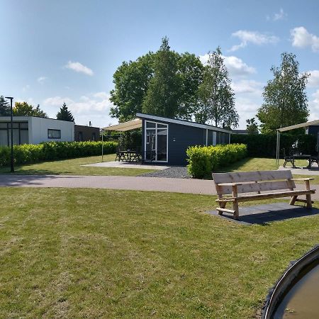 Lathumlodge Met Parkvoorzieningen Extérieur photo